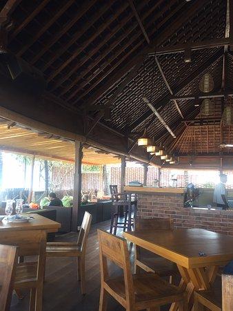 Taku Resto & Bar